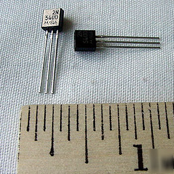Transistors ~ 2N5400 ~ TO92 ~ pnp ~ motorola (25)