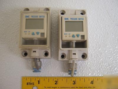 Lot of 2 smc pressure switch ZSE4D-01-25