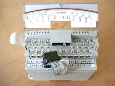 Allen bradley micrologix 1762-IQ8OW6 module