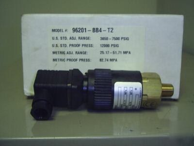 New barksdale pressure switch 96201-BB4-T2 3650-7500PSI 