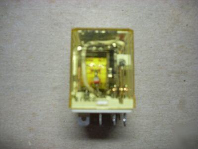 Idec plug in relay p/n RH2LB-u AC120V
