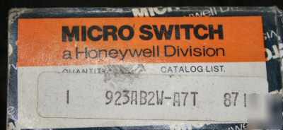 Microswitch inductive proximity sensor 923AB2W-A7T 