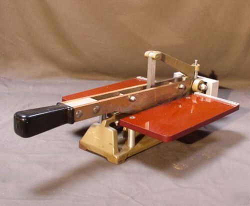 Thwing-albert jdc precision sample cutter