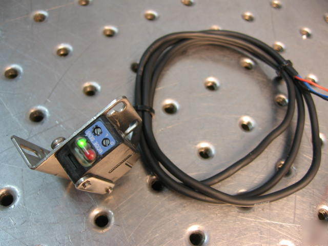 G37576 keyence PZ2-42 photoelectric sensor