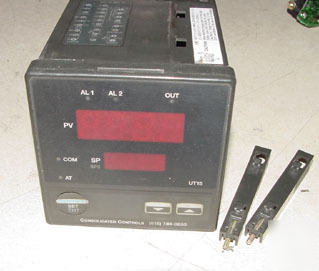 Consolidated controls temperature controller UT15