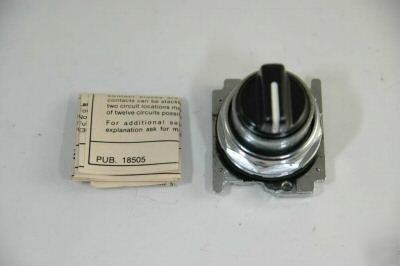 New cutler-hammer 10250T1352 switch selector 3 position