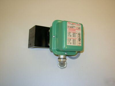 Asco tri point p-series temperature switch PA11B 250V