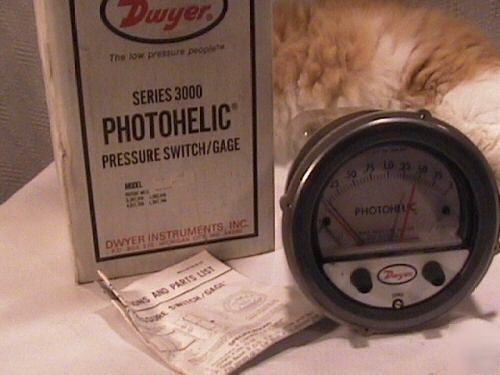 New dwyer photohelic pressure switch gage usa made