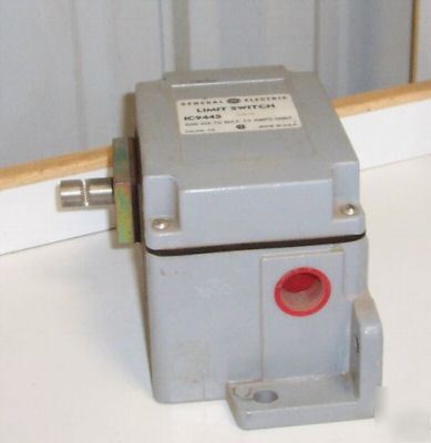 General electric IC9445B200AA limit switch