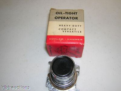 Cutler hammer oil tight 3 position pushbutton 