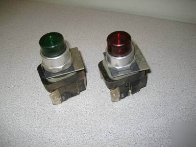 Pair red/green push button allen bradley switch