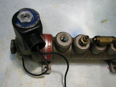 Schrader fluid control valve 4 ports 31500-8110 # 61