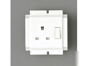 New mk elecric 1953 whi 13A 1 gang powerlink socket