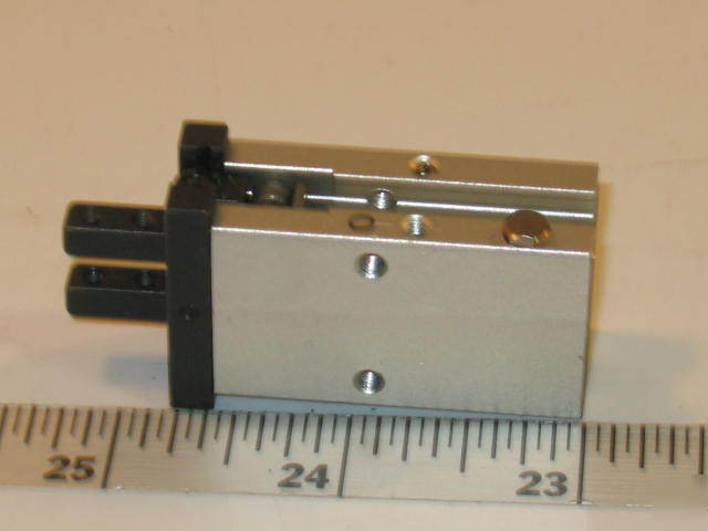 New smc pneumatic air gripper MHQ2-10C