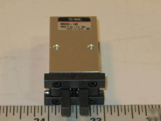 New smc pneumatic air gripper MHQ2-10C