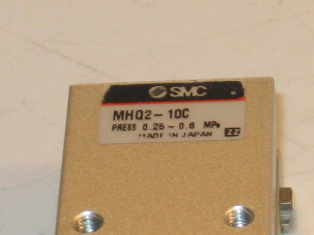 Smc pneumatic air gripper MHQ2-10C 