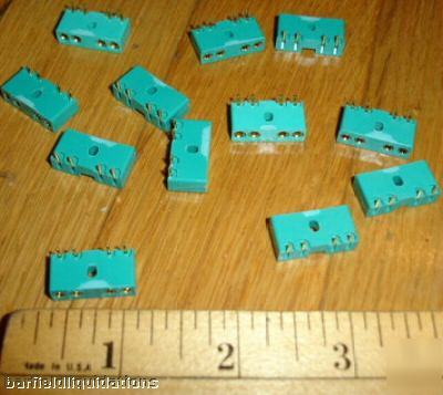  lot 12 receptacle connectors p/n 672-16-4