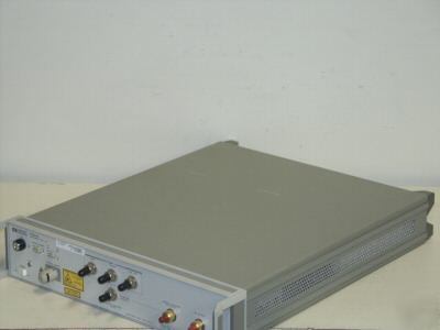 Hp 83420A optical amp pair source test set. w/opt. 210