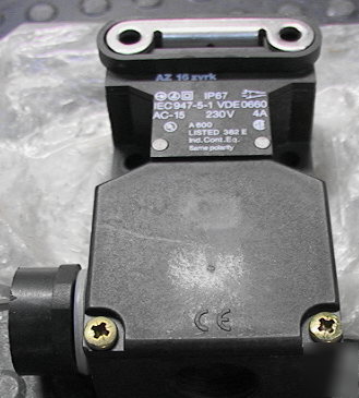 Az 16 zvrk IEC947-5-1 VDE0660 230V 4A relay