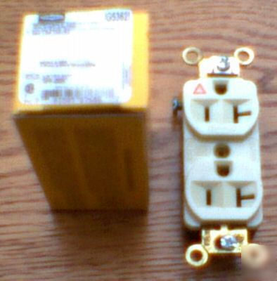 Hubbell IG5362I 20 amp 125 volt 5-20R ivory receptacle