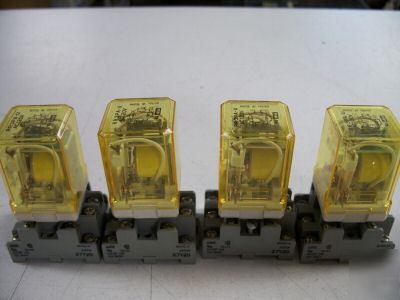 Lot of 4 idec 11 pin octal contact relays - RR3PAU