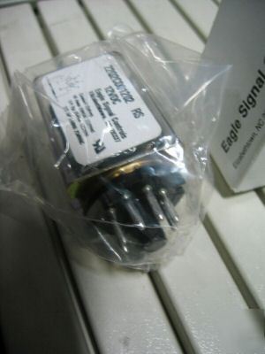 New eagle signal relay 2202CD01202, 12 vdc 