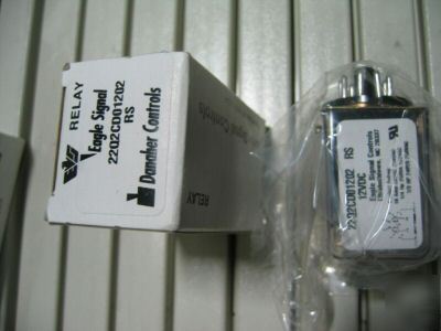 New eagle signal relay 2202CD01202, 12 vdc 