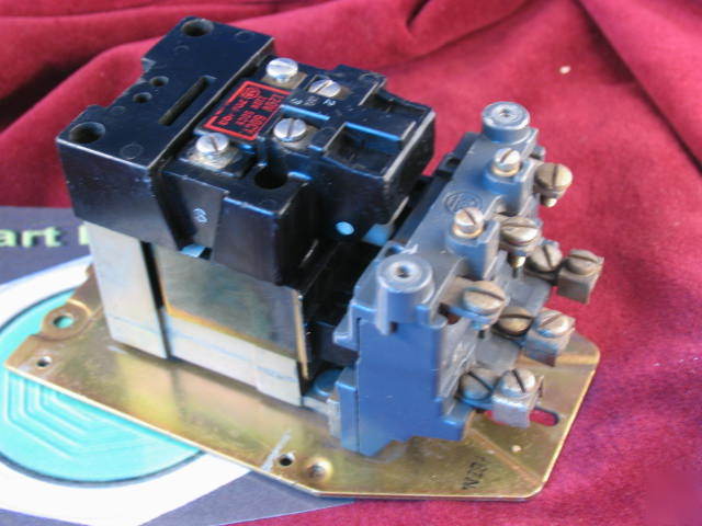 Allen bradley 18A 3POLE .... contactor size 0