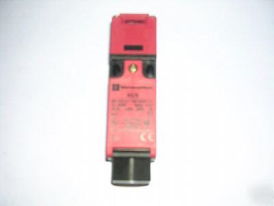 New telemecanique safety interlock switch. xcs-PA593