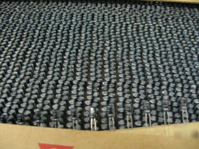 New 2000 pcs of elctrolytic capacitor ; 47MF , 16V all 