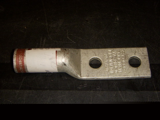 New lot of 5 burndy ya-2N 500 mcm 2-hole lug connectors