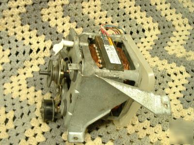 Motor 1/2 hp , 120 volt washing machine type.works good