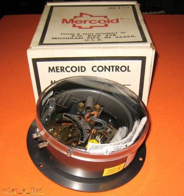 New mercoid dwyer da-34-2-7 pressure switch DA3427 