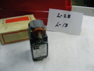 1 cutler hammer 10316H187C limit switch