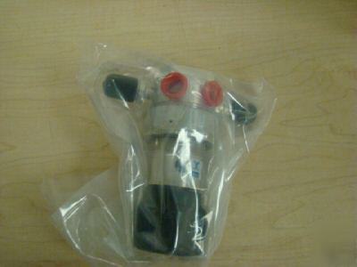 New parker veriflo gas regulator 95930W4PFSMIIM4.25, =