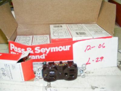 9 pcs pass seymour duplex receptacle 5252