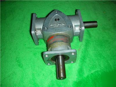 Boston gear right angle spiral bevel gear drive R1021