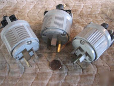 Lot of 3 used 20 amp 277 vac grounding plug (s)