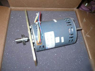 New 1/8 hp robbins meyers motor 2.3 amp pulley & flange