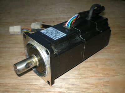 Yaskawa ac servo motor sgme-02AF12B 200W 200V 2.0A