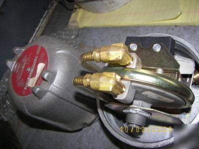 [crouse-hinds exp.proof differential pressure switch]