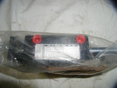 New tol-o-matic pneumatic linear PB17 SK20 pb#403854