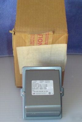 United electric pressure controler type J400 model 440