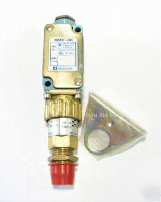 New telemecanique XM2 electromechanical pressure switch