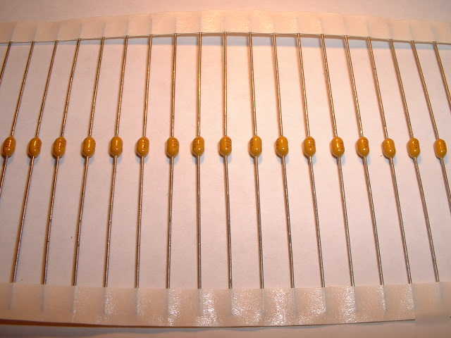 Ceramic capacitor 8200PF 8.2NF 100V axial kemet