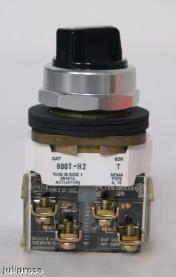 New allen-bradley 800T-H2B maintained selector switch 