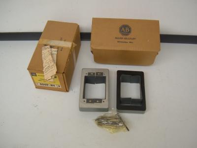 New allen bradley adaptor plate 800P-N4 in box lot of 2