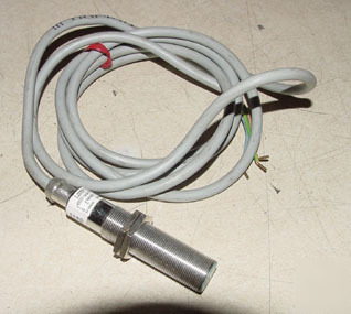 Culter hammer proximity sensor E57MAL18A2 90-250VAC