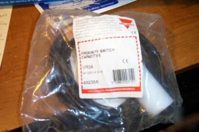 Nip carlo gavazzi VR3A proximity switch capacitive 