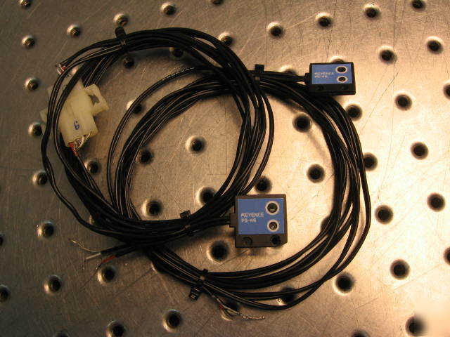 G35324 two keyence ps-46 diffuser-reflective sensors